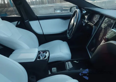 2018 Tesla Model S 100D/75D/P100D z USA, uszkodzony, nr VIN 5YJSA1E22JF277127